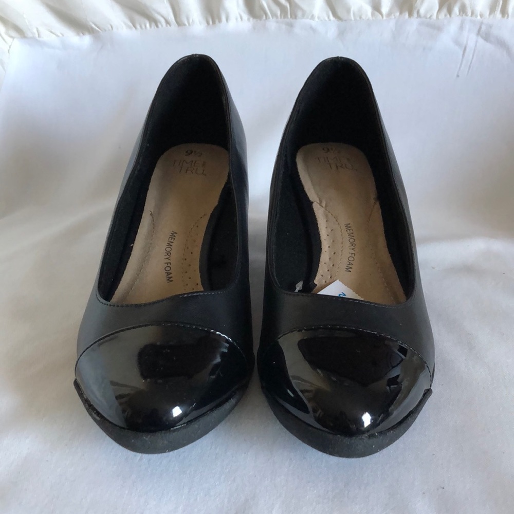 Women’s BLACK shoes size 9.5 NWT